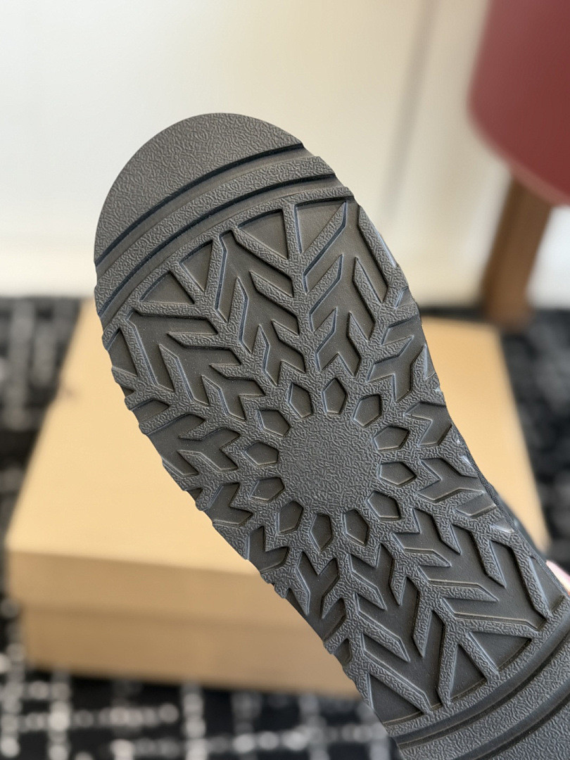 ugg x Ch*0me He**ts boots