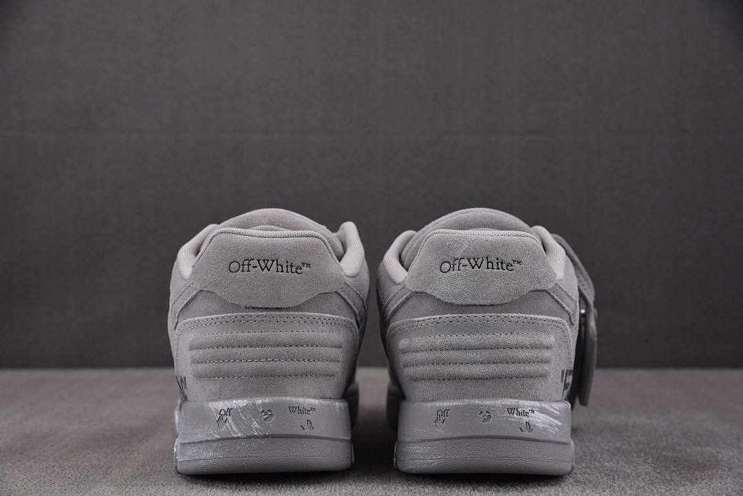 Off-White c/o Virgil Abloh
