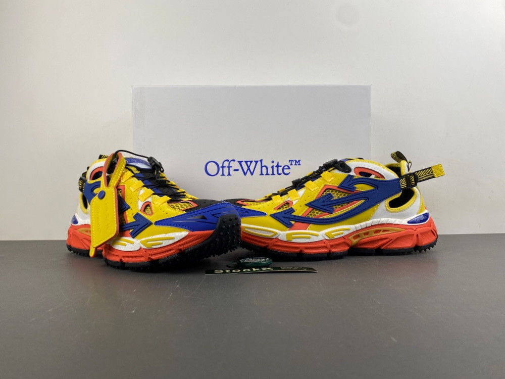 Off-White c/o Virgil Abloh
