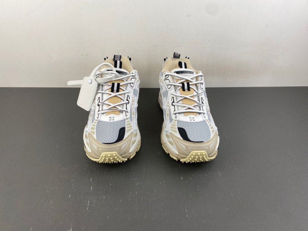Off-White c/o Virgil Abloh