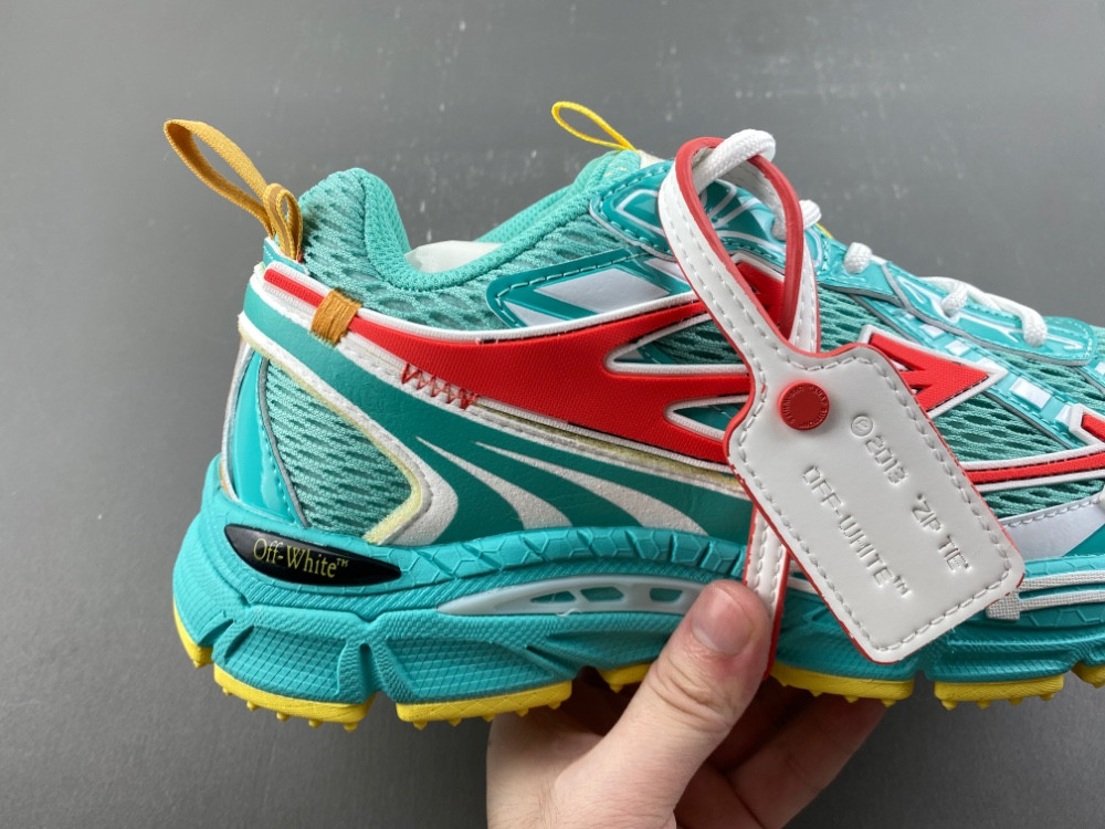 Off-White c/o Virgil Abloh