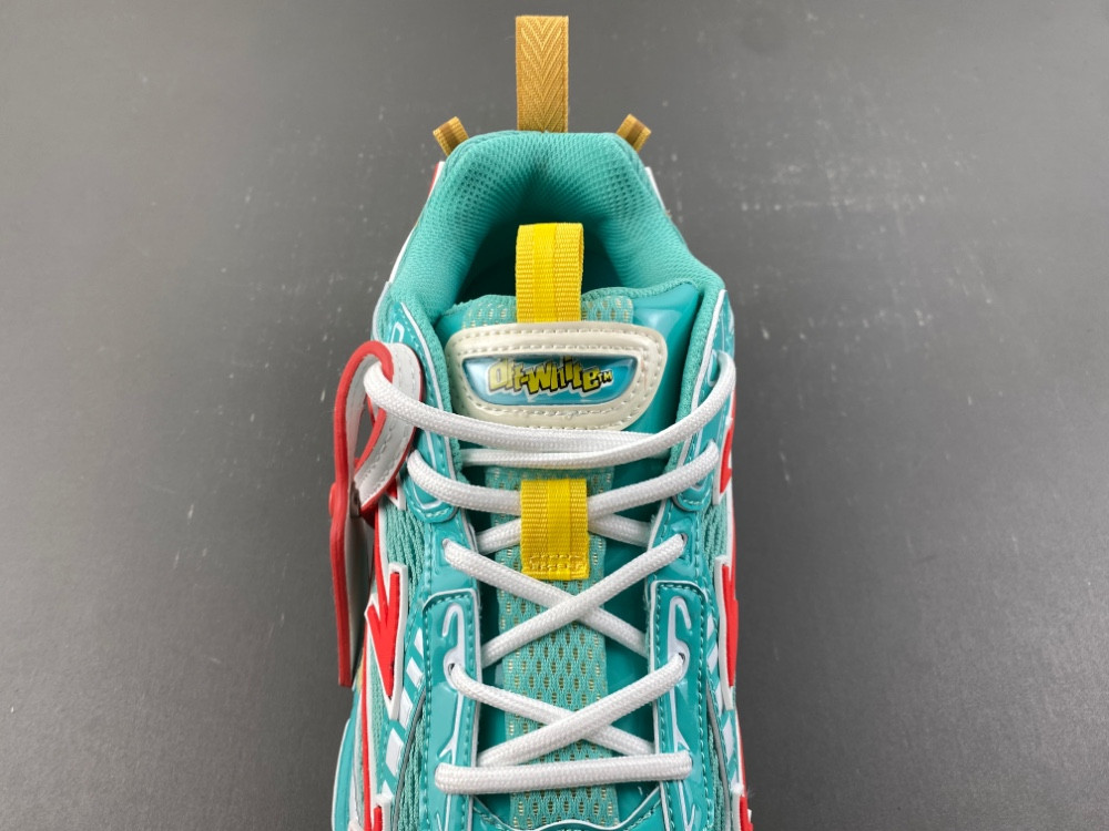 Off-White c/o Virgil Abloh