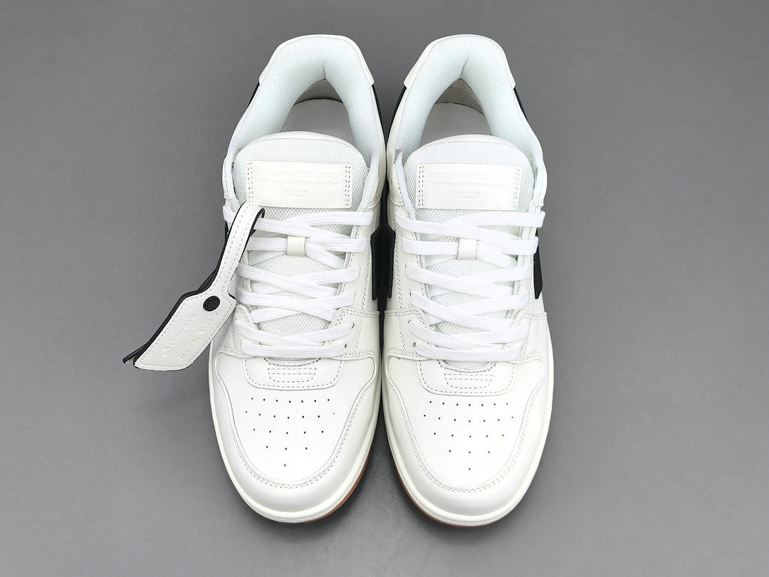 Off-White c/o Virgil Abloh