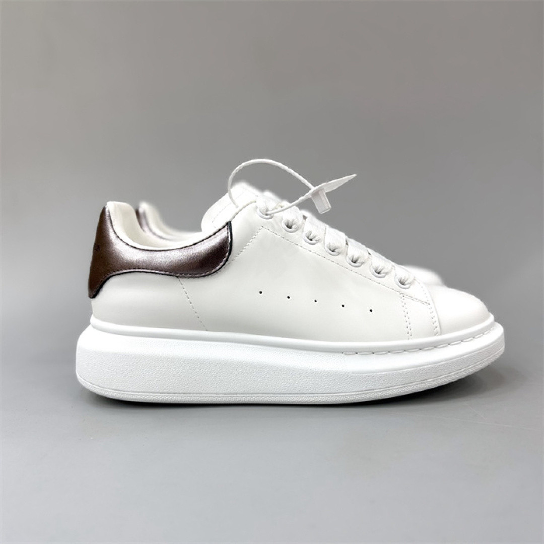 A1exa*der Mcqv*en SNEAKER