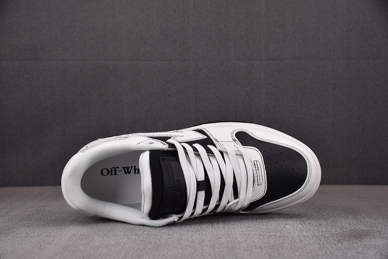 Off-White c/o Virgil Abloh