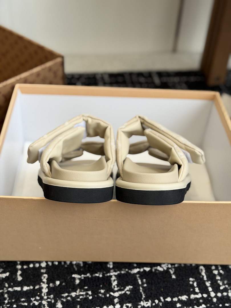 LOU1_TON SLIPPERS
