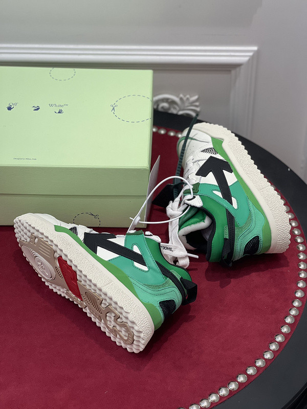 Off-White c/o Virgil Abloh