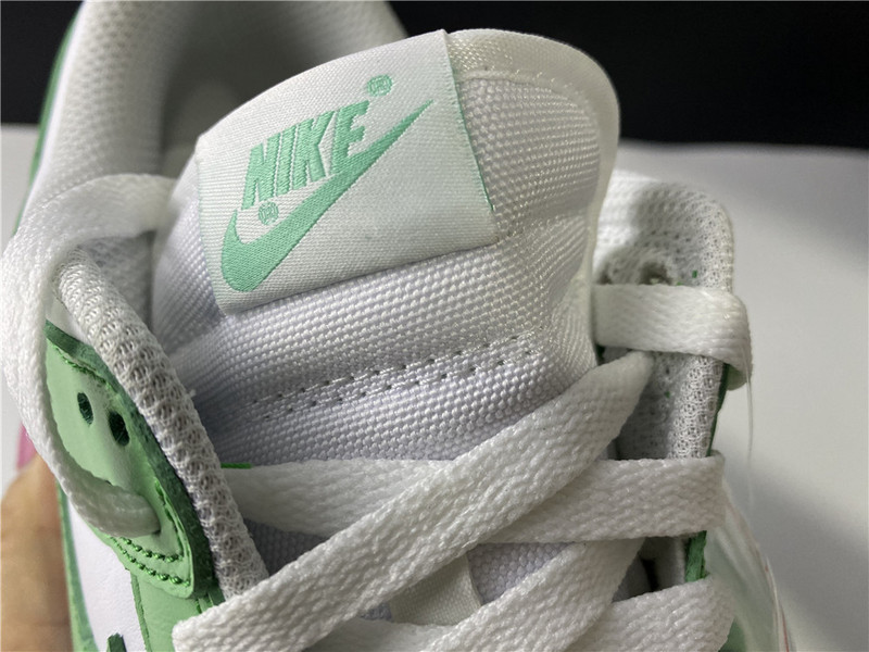 Nike SB Dunk Low Green Tender Powder CU1726-188