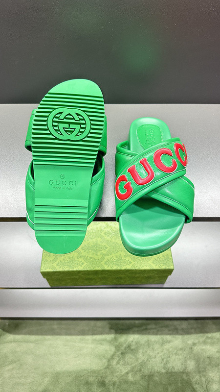 GUC LEATHER SLIDE