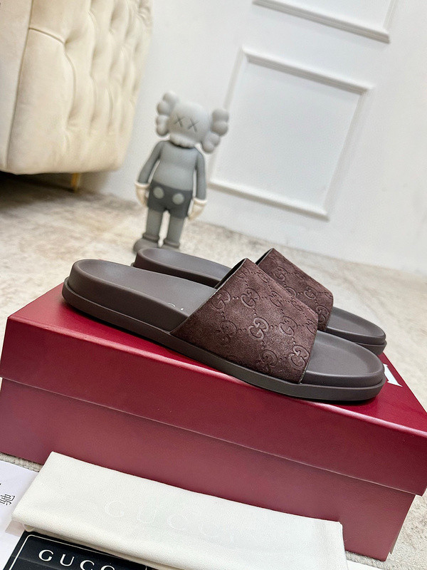 GUC LEATHER SLIDE