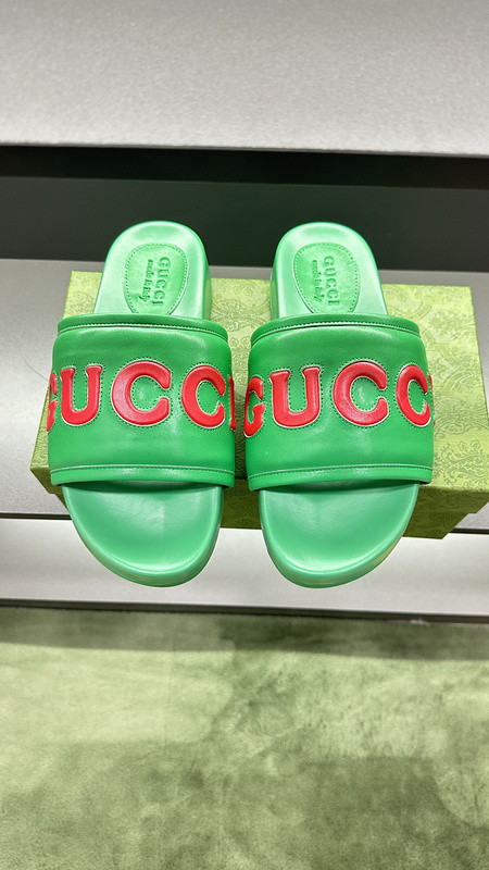 GUC LEATHER SLIDE