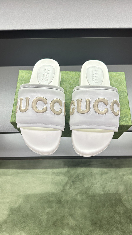 GUC LEATHER SLIDE