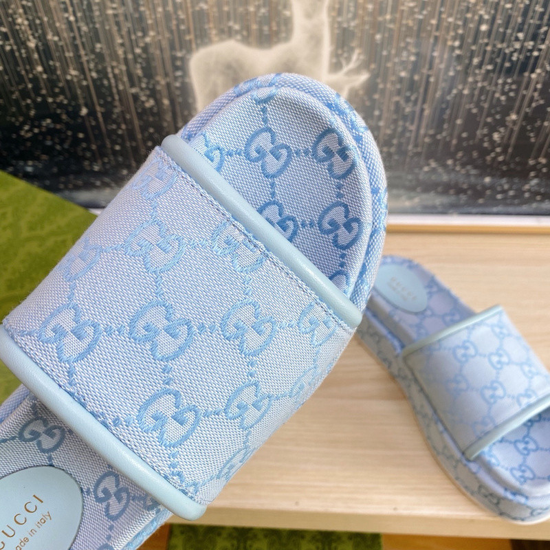 GUC LEATHER SLIDE