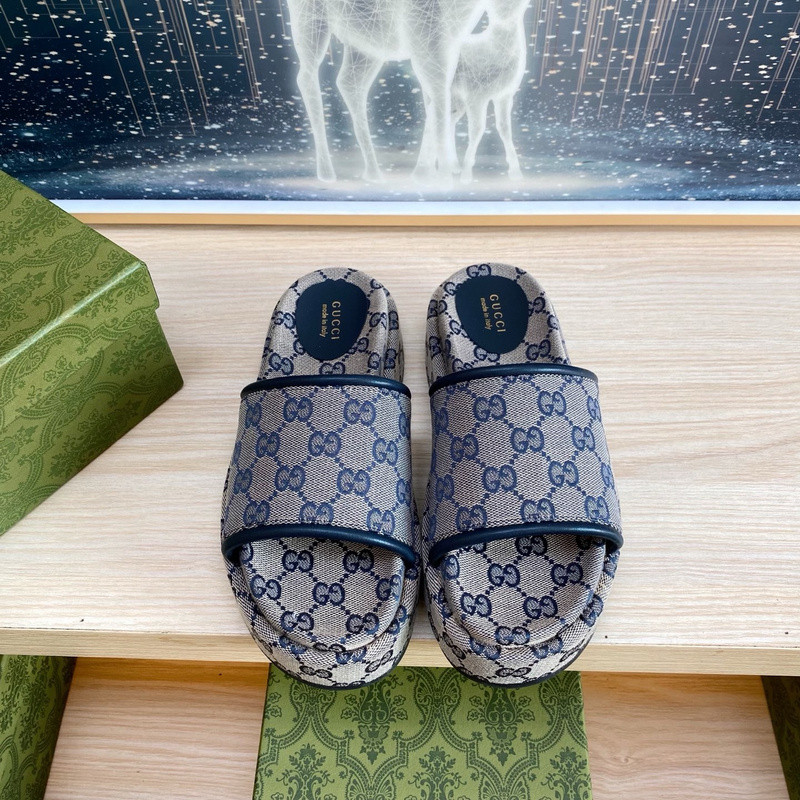 GUC LEATHER SLIDE