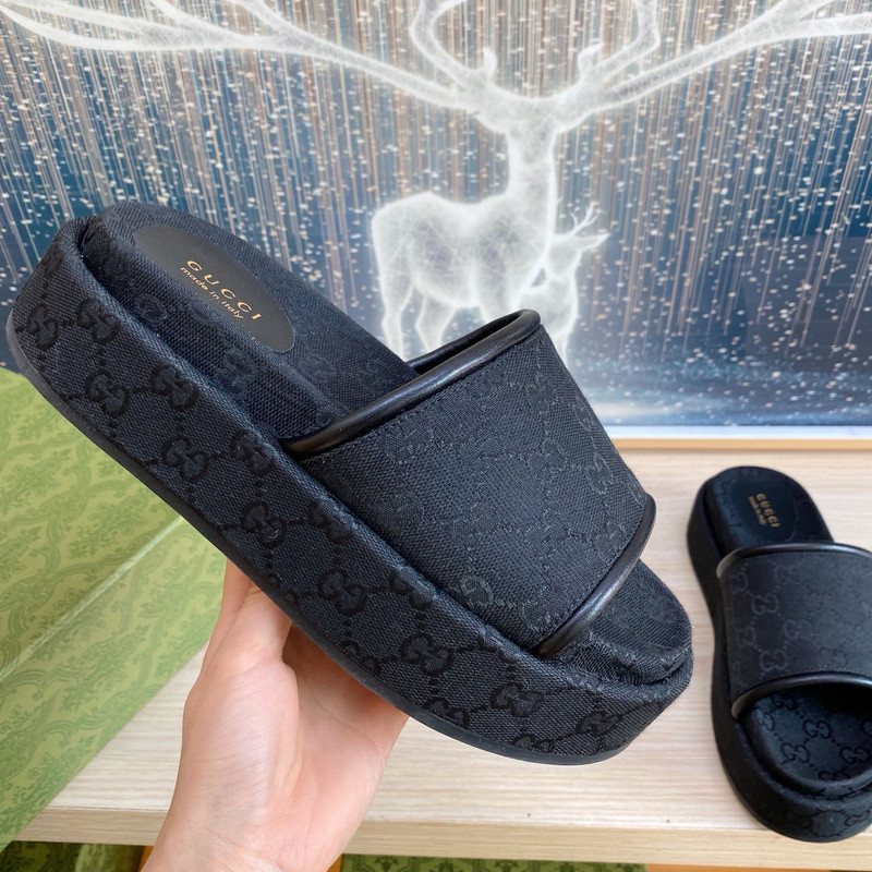 GUC LEATHER SLIDE