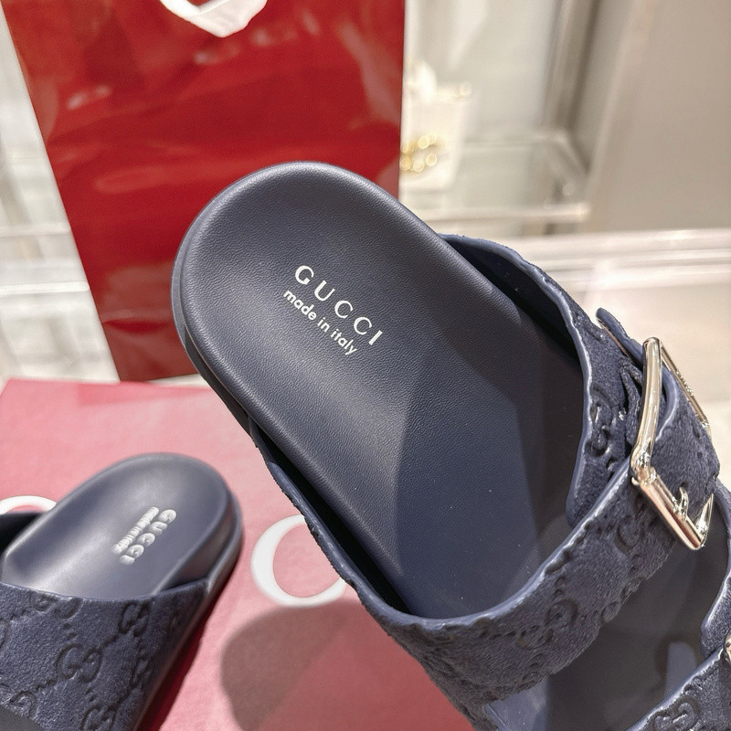 GUC LEATHER SLIDE