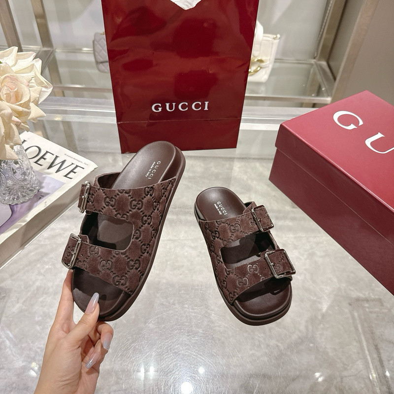 GUC LEATHER SLIDE