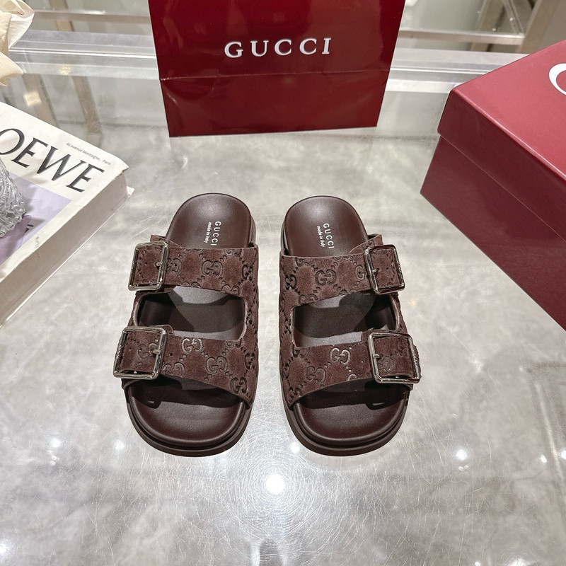 GUC LEATHER SLIDE