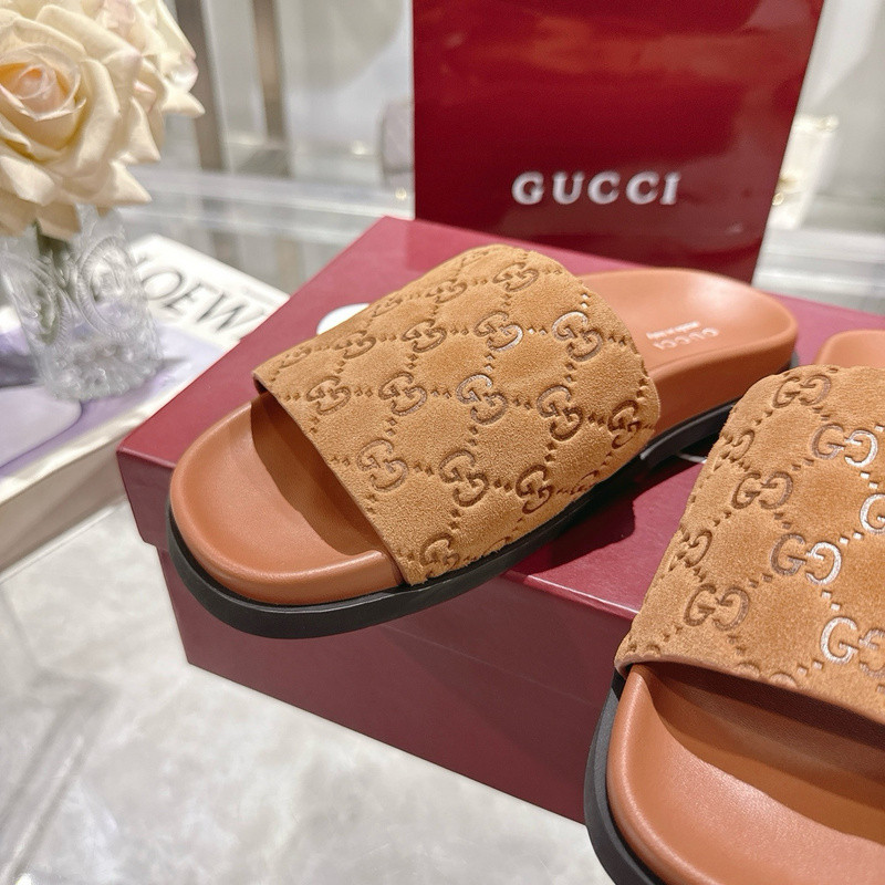 GUC LEATHER SLIDE