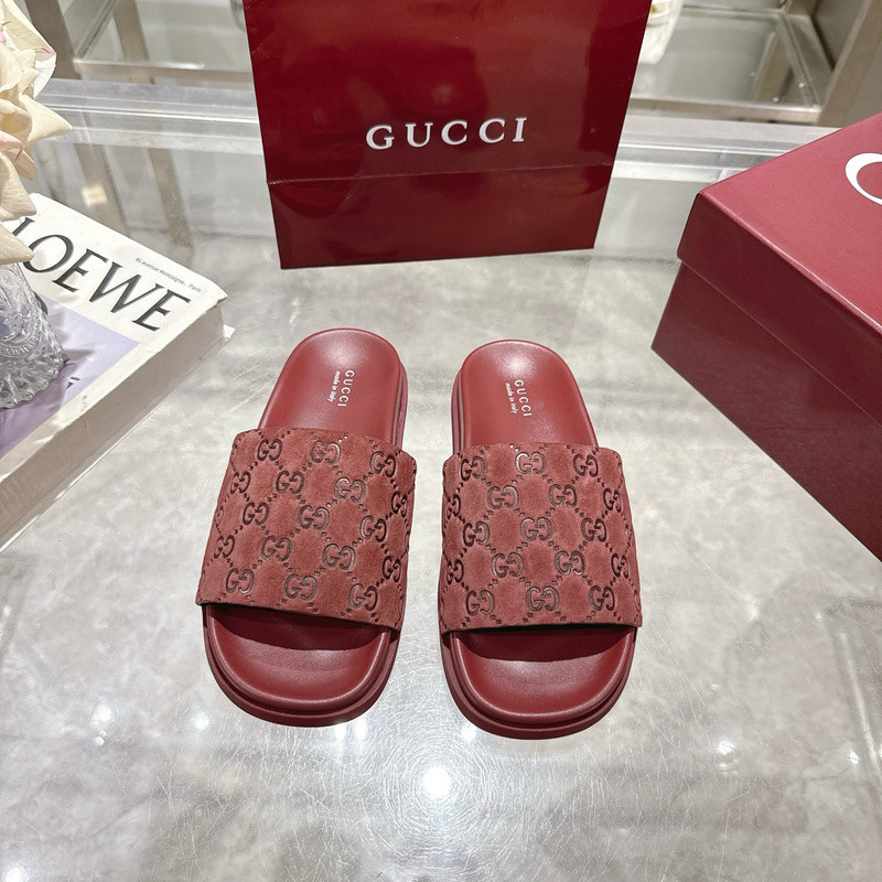 GUC LEATHER SLIDE