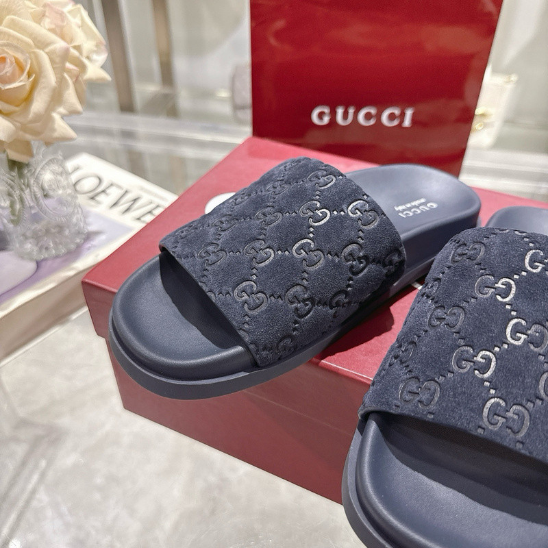 GUC LEATHER SLIDE