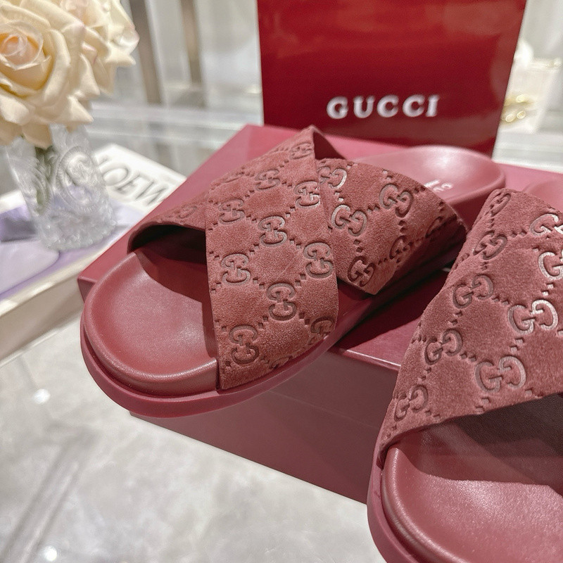 GUC LEATHER SLIDE