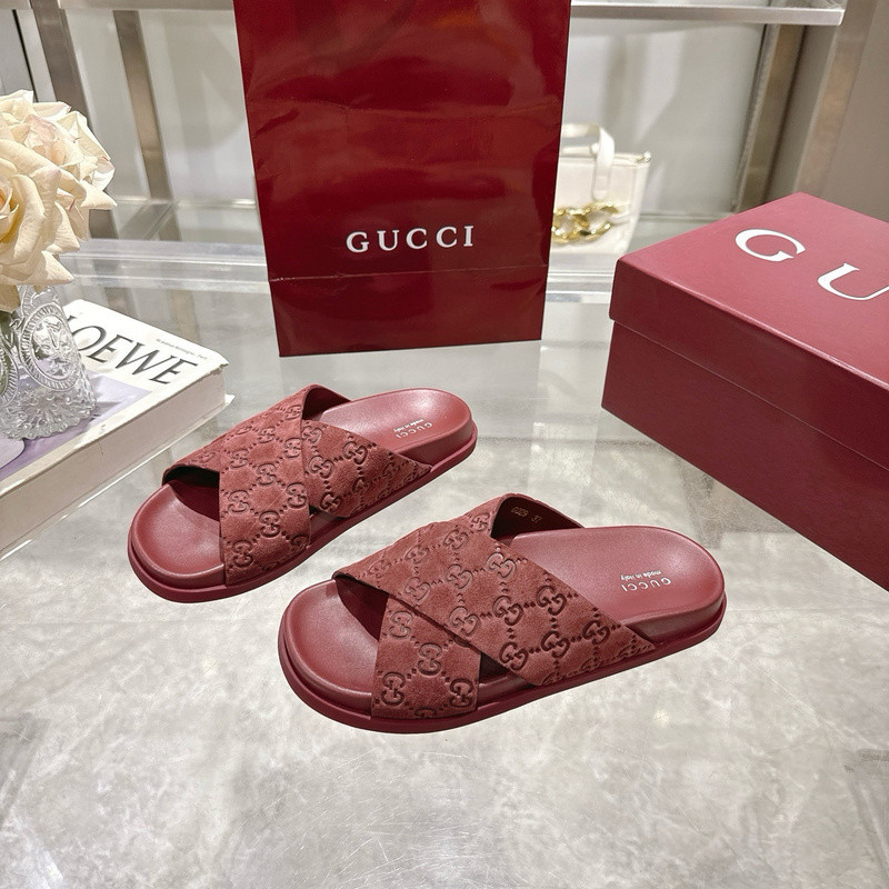 GUC LEATHER SLIDE