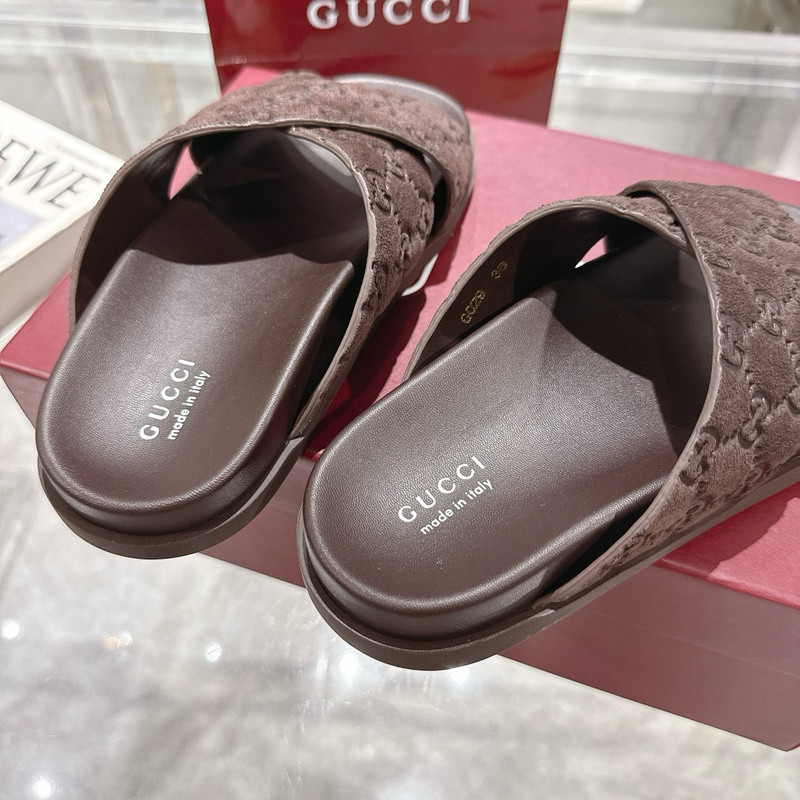 GUC LEATHER SLIDE