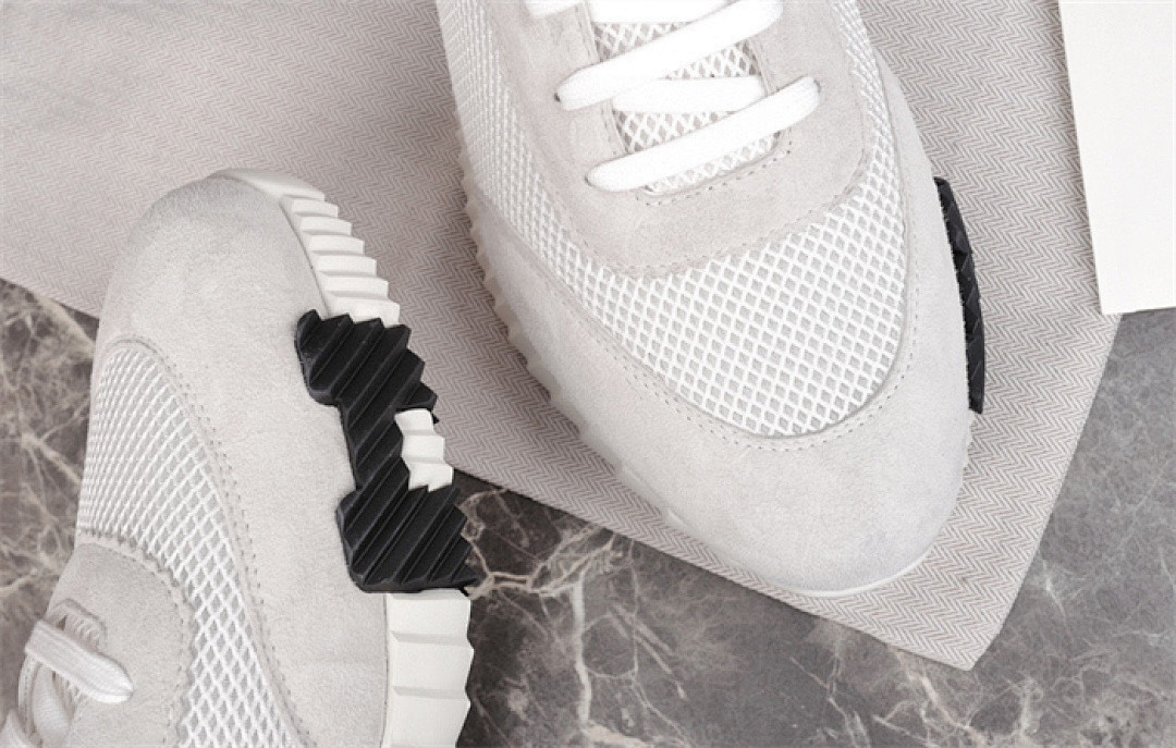 H*ER*MES SNEAKER