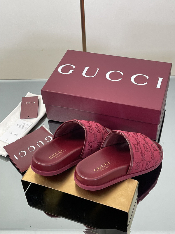 GUC LEATHER SLIDE