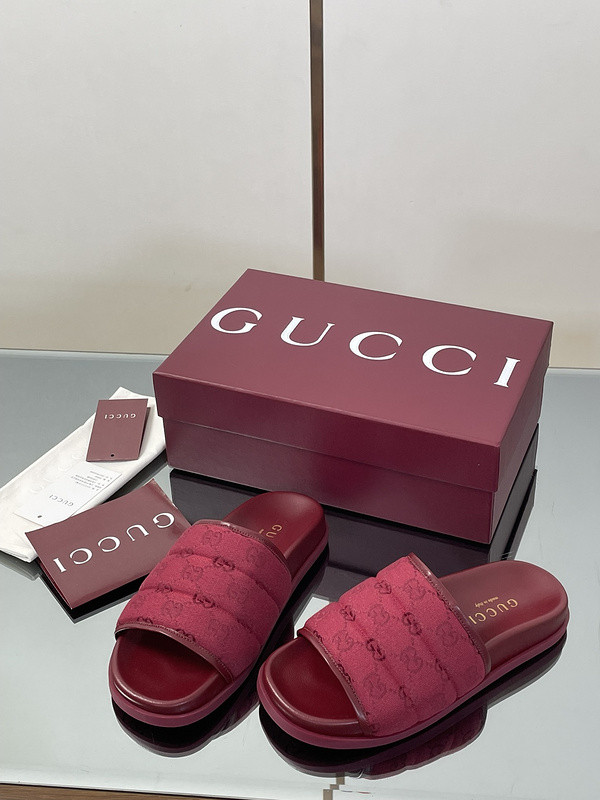 GUC LEATHER SLIDE