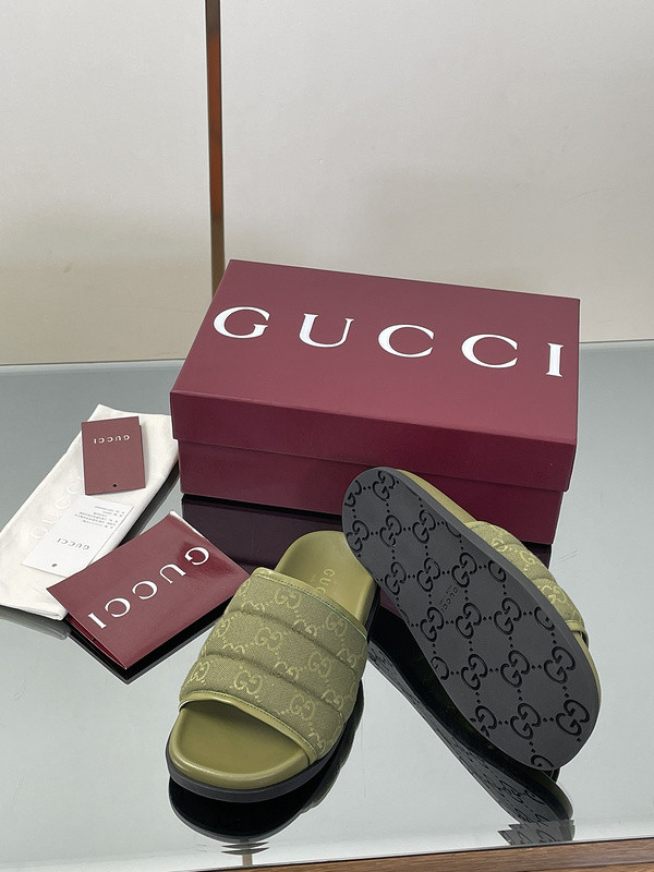 GUC LEATHER SLIDE