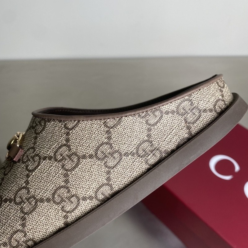 GUC LEATHER SLIDE