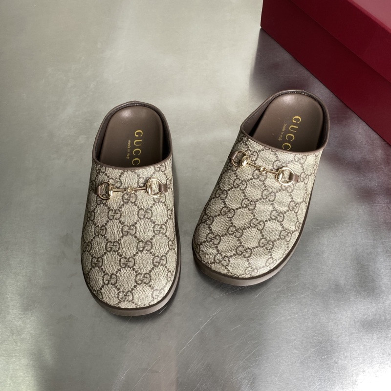 GUC LEATHER SLIDE
