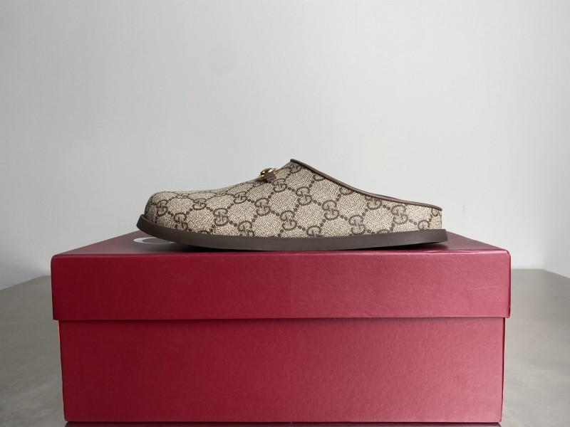 GUC LEATHER SLIDE