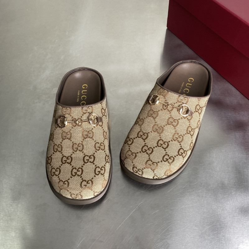 GUC LEATHER SLIDE