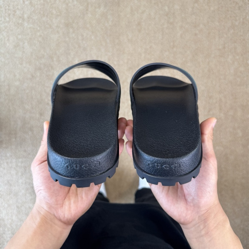 GUC LEATHER SLIDE