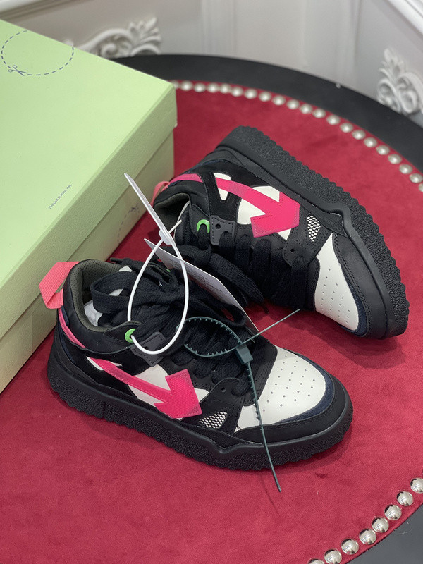 Off-White c/o Virgil Abloh