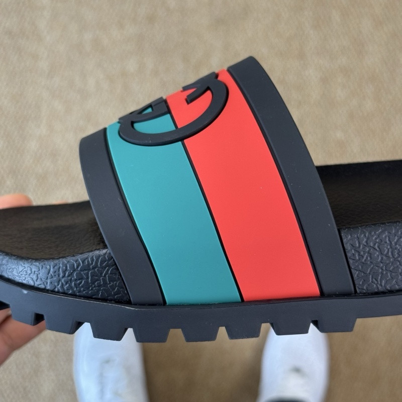 GUC LEATHER SLIDE