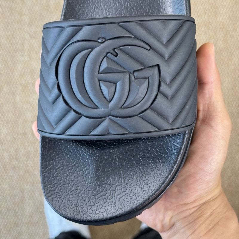 GUC LEATHER SLIDE
