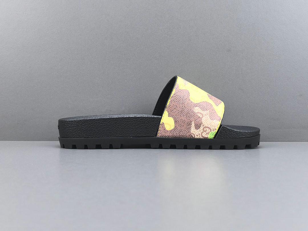 GUC LEATHER SLIDE