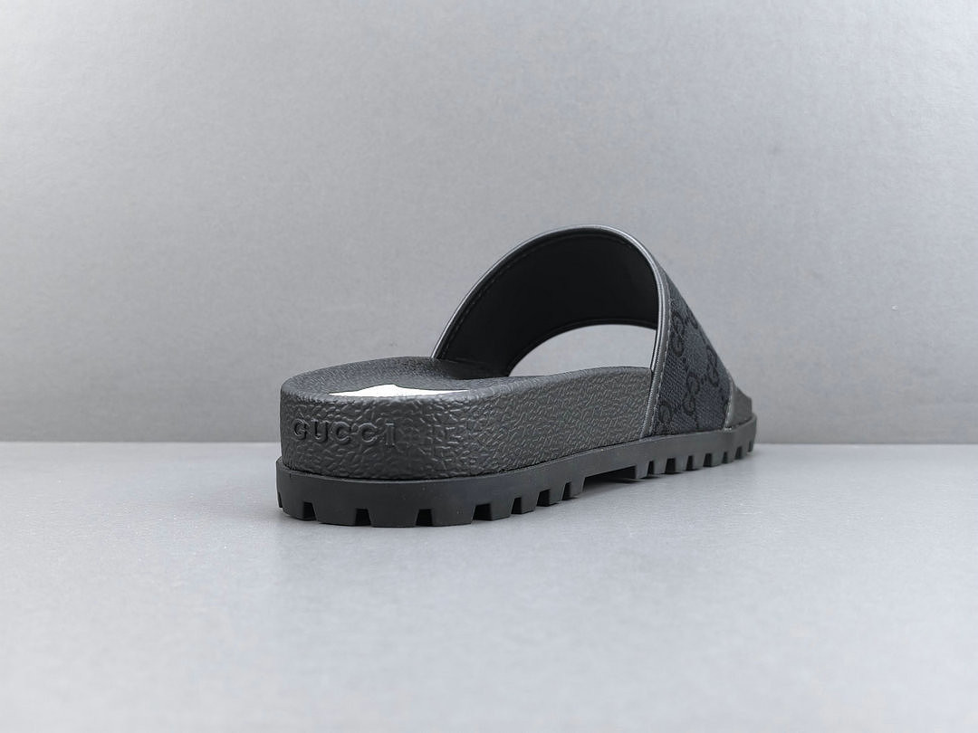 GUC LEATHER SLIDE