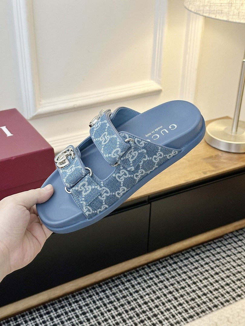 GUC LEATHER SLIDE