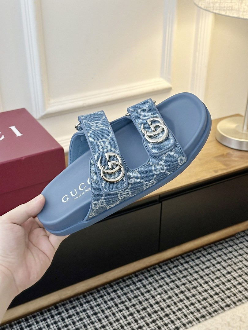 GUC LEATHER SLIDE