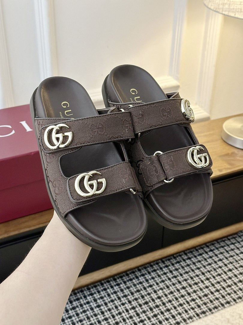 GUC LEATHER SLIDE