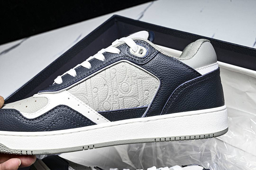 D10r SNEAKERS