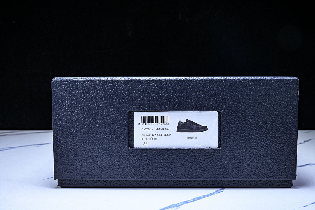 D10r SNEAKERS