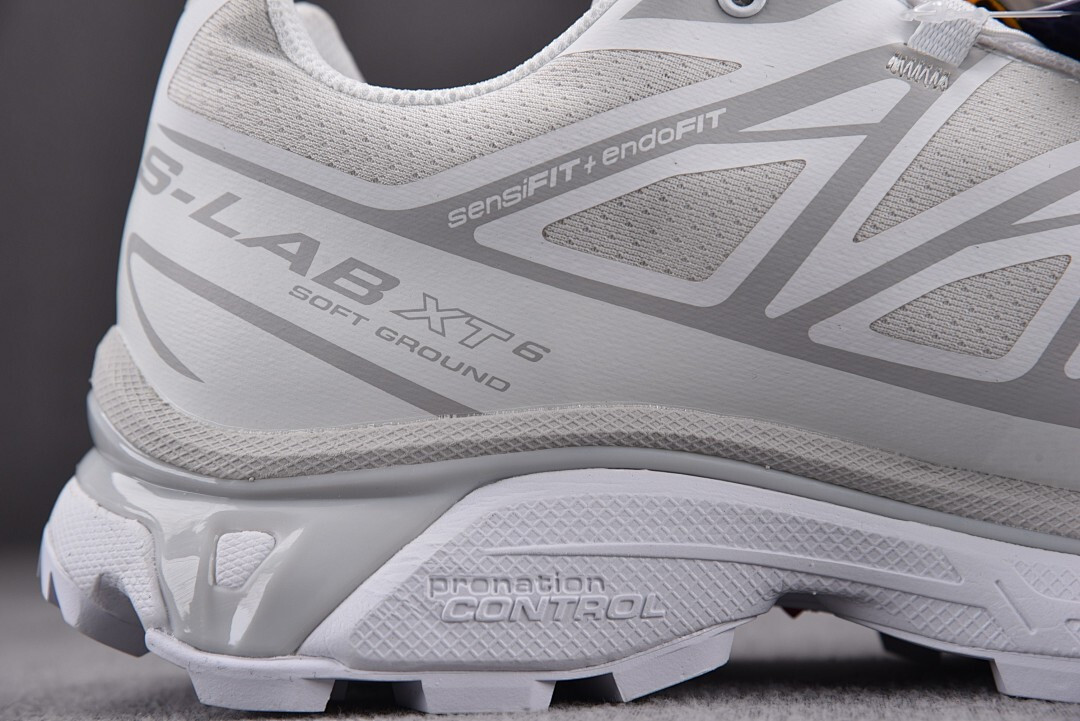 SALOMON XT-6 