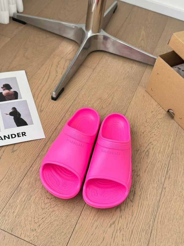 Ba1en*iaga SLIDES