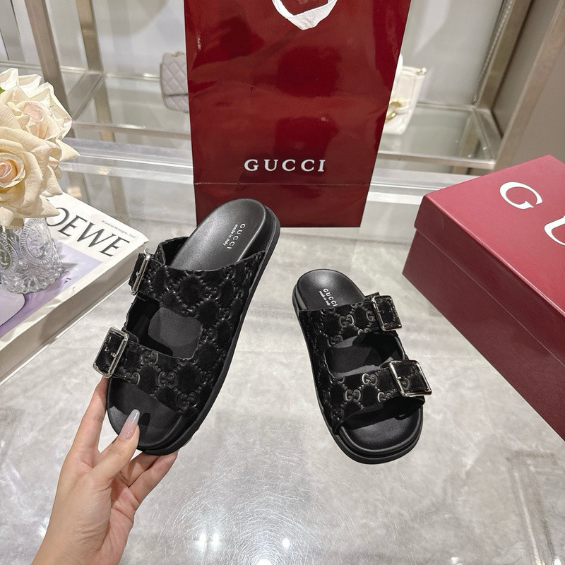 GUC LEATHER SLIDE